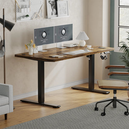 Elektrisch höhenverstellbarer Schreibtisch 120 × 60 cm in Holzoptik im eingerichteten Arbeitszimmer