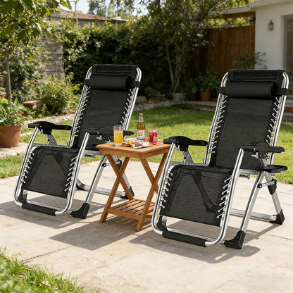 Campingstuhl klappbar mit Getränkehalter und verstellbarer Lehne im Garten.