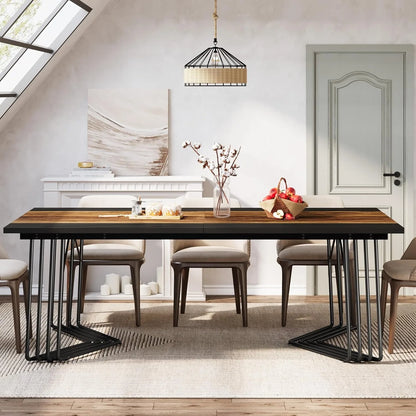 Großer Esstisch im Industrial-Stil in einem modern eingerichteten Esszimmer