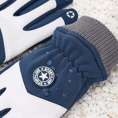 Kinder-Winterhandschuhe mit Detailansicht von Bündchen, Material und Verarbeitung